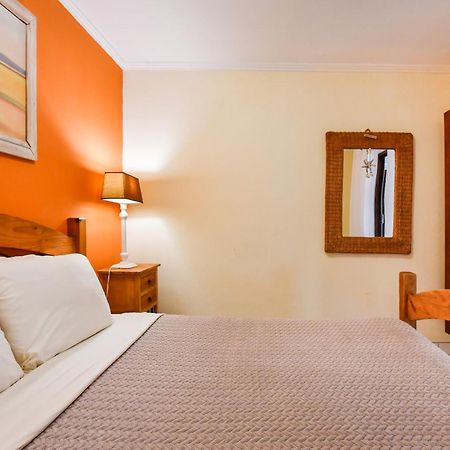 Brisas Studio Apartments (Adults Only) Palm Beach Luaran gambar
