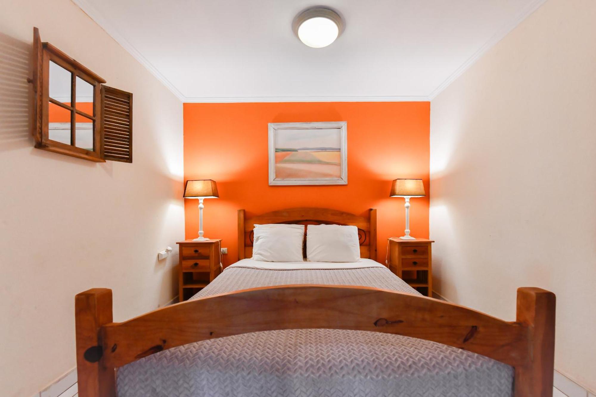 Brisas Studio Apartments (Adults Only) Palm Beach Luaran gambar